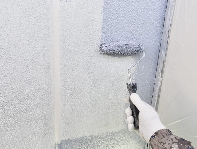 外壁塗装の必要性とタイミング！費用相場や業者選びのポイントも解説