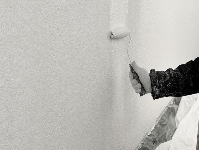 ロープアクセス塗装：足場なしで高所作業も安心！メリット・デメリットと費用相場、業者選びのポイント