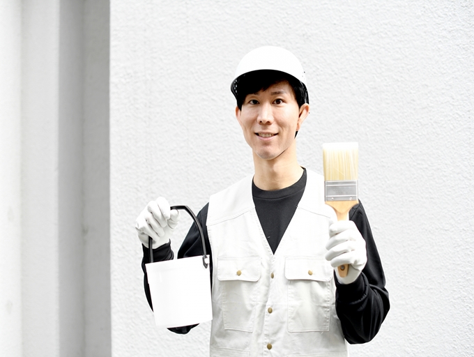 【徹底比較】足場なし塗装に最適な塗料の種類と選び方：安全性と仕上がりの両立