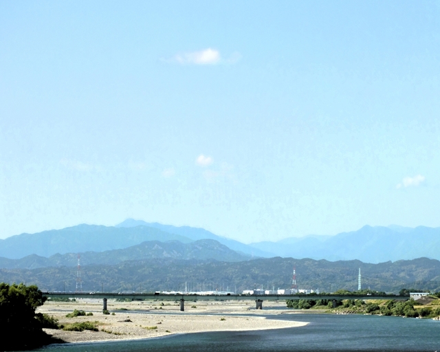 橋梁塗装の手順を徹底解説！表面処理から塗装までわかりやすく説明します