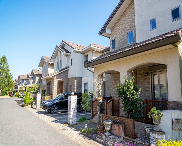 アクリル塗料とは：種類、特徴、選び方、使い方まで徹底解説