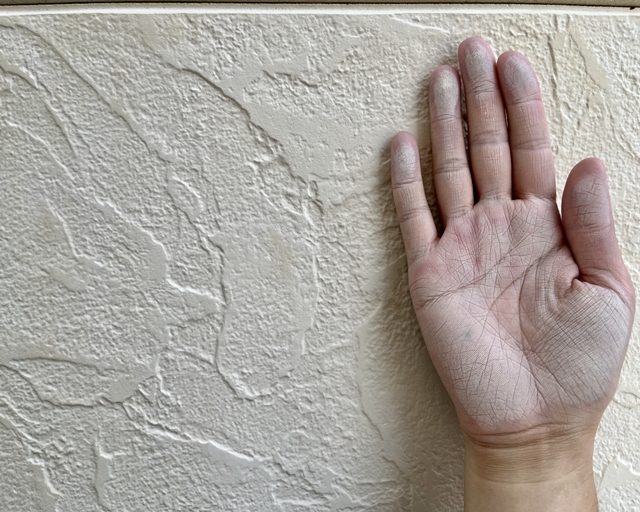 チョーキング現象とは？外壁塗装の劣化サインを徹底解説！