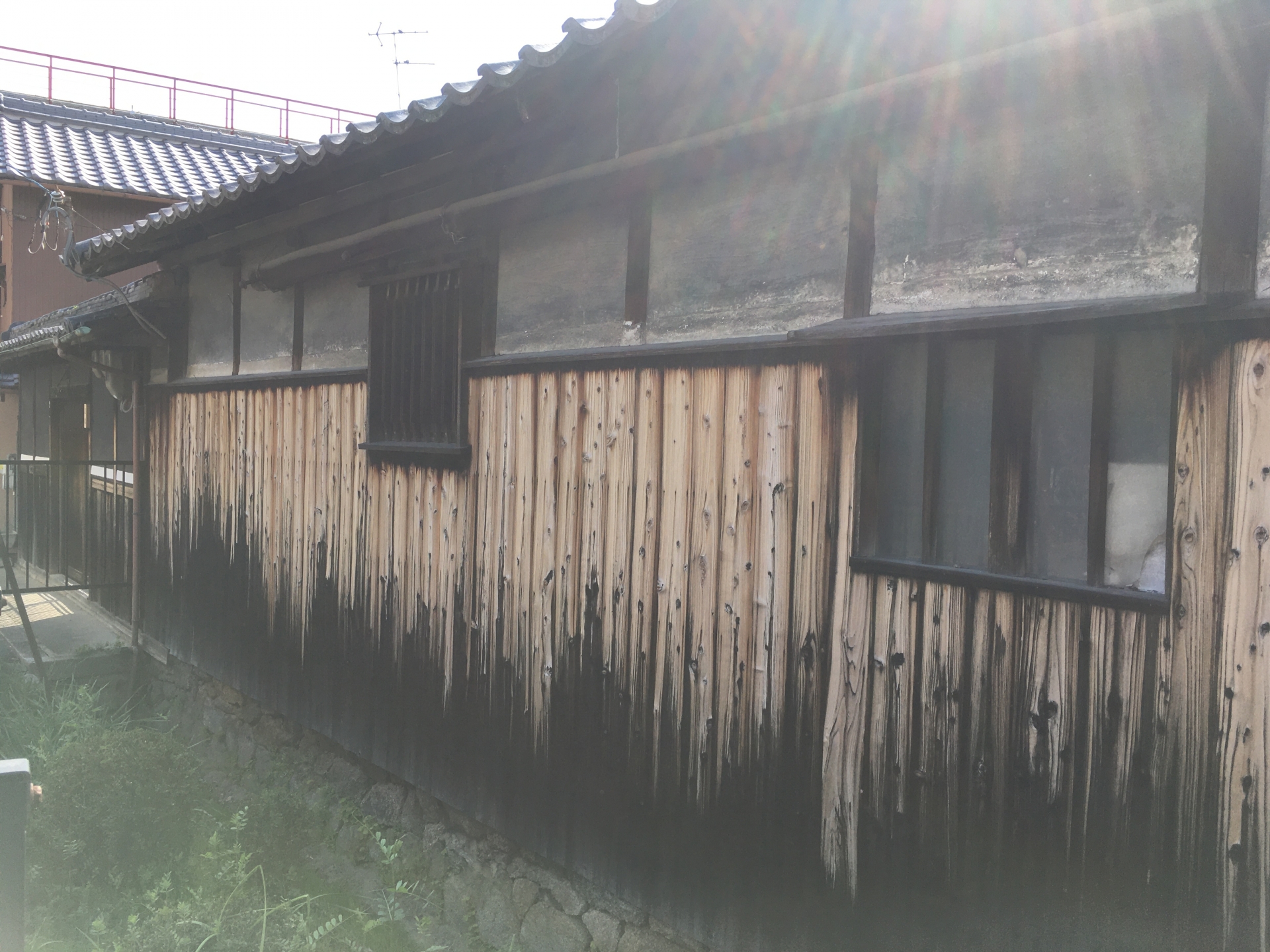 外壁の経年劣化サインを徹底解説！放置の危険性と対策も