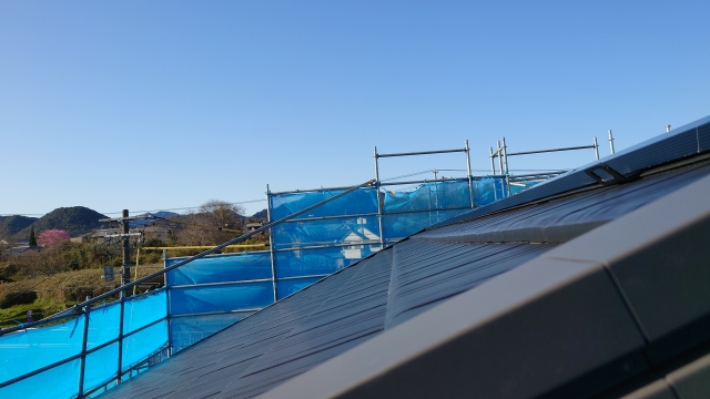 雨漏りが止まらない！お金をかけずに直す方法はある？費用を抑えるための裏技も紹介