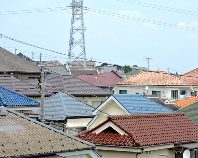 屋根の寿命は？葺き替えが必要なサインと最適な時期を解説