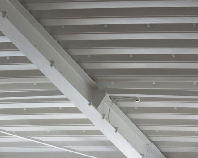 【大阪の専門家が解説】「まさかチタン屋根が？」雨漏りの原因と修理費用、絶対失敗しない対策