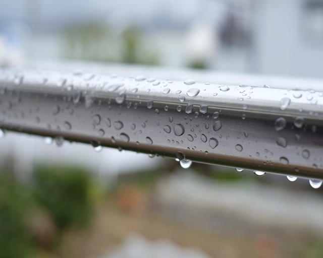 外壁塗装中に雨ばかり？工事期間の延長や品質への影響、対策を徹底解説