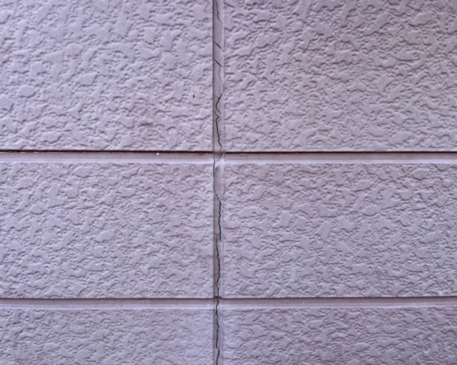 コーキングの寿命は何年？外壁の耐用年数とメンテナンス方法を徹底解説