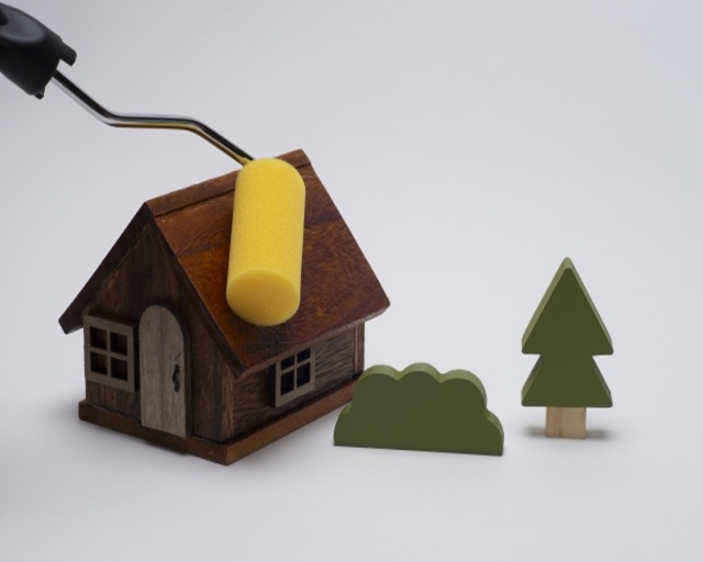 外壁塗装DIYは足場なしでできる？専門家が解説する費用と危険性