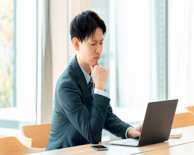 常温粘着工法とは？火気を使わない防水工事のメリット・デメリットと施工方法