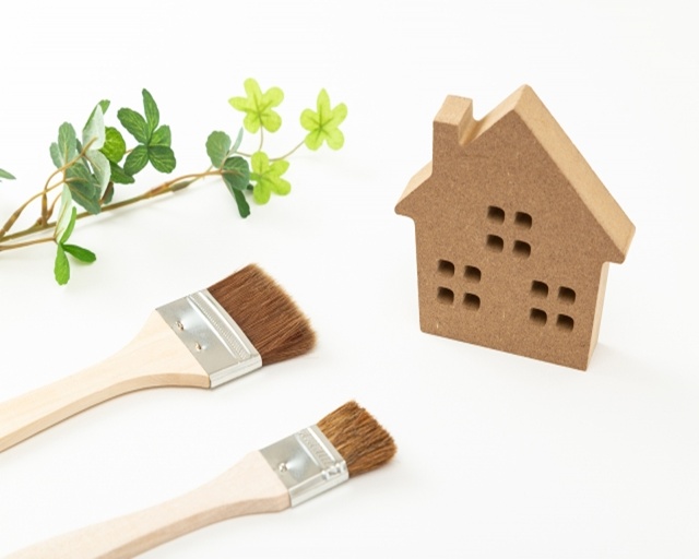 【プロが徹底解説】外壁塗装のDIYは「危険」！安全対策・注意点・事故例とプロに任せるべき理由