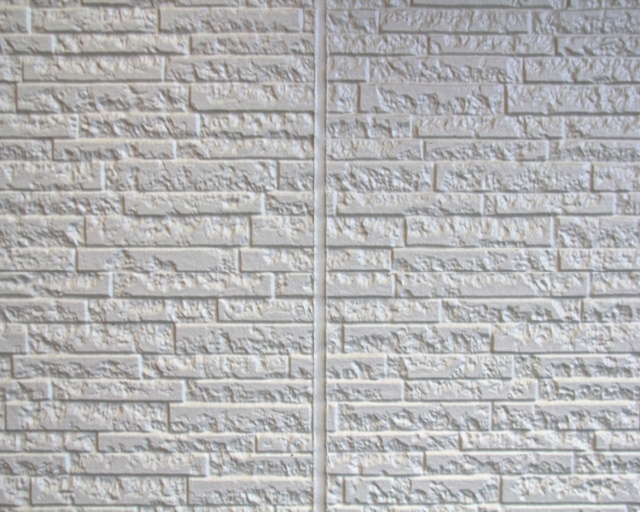 外壁サイディングを白にして後悔？失敗しない選び方と汚れ対策をプロが解説