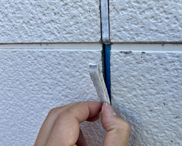 外壁コーキング工事の流れとは？手順や費用の相場を徹底解説